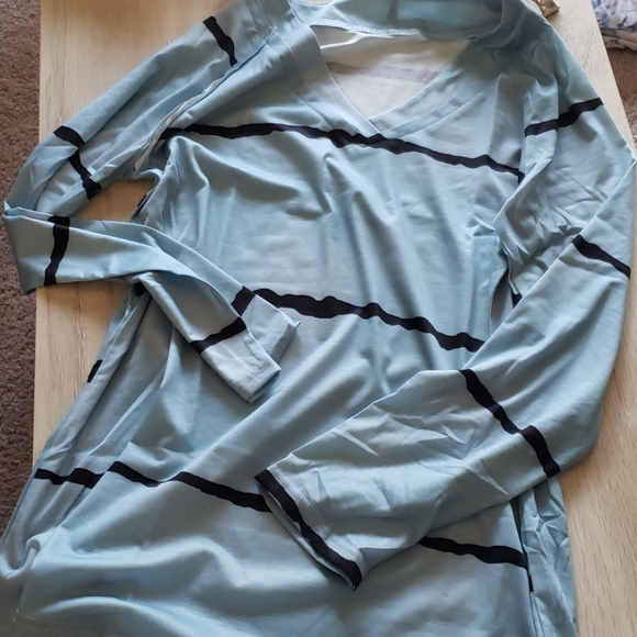 🐰Sale today🐰1 L leftNew boutique top soft& comfy - Picture 3 of 3